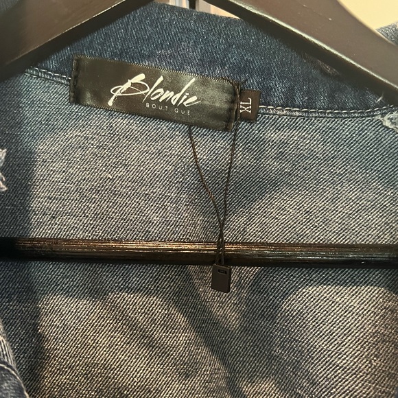 NWOT Denim Boyfriend jacket, distressed oversized jacket- Blondie - Picture 4 of 5